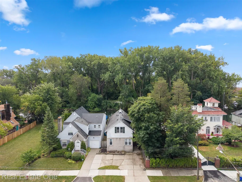 14356 Harbor Island Detroit City MI 48215