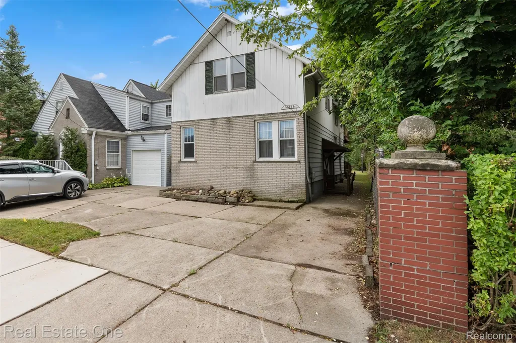 14356 Harbor Island Detroit City MI 48215