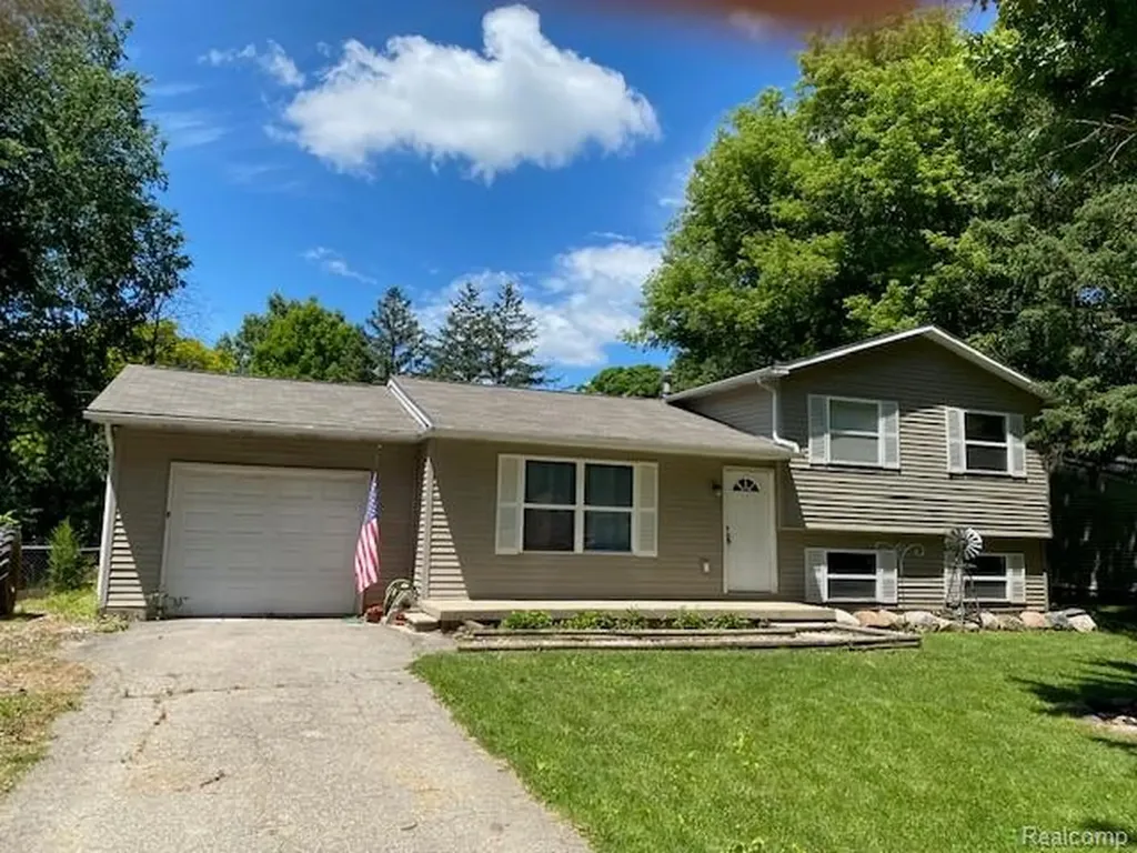 9523 Waite Drive Tyrone Township MI 48430