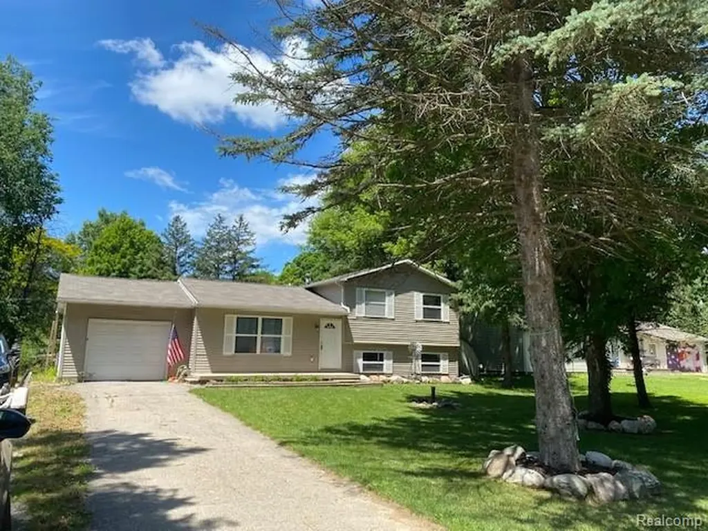 9523 Waite Drive Tyrone Township MI 48430