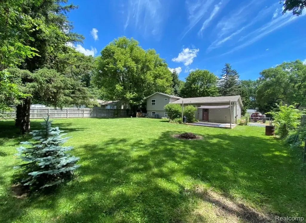 9523 Waite Drive Tyrone Township MI 48430