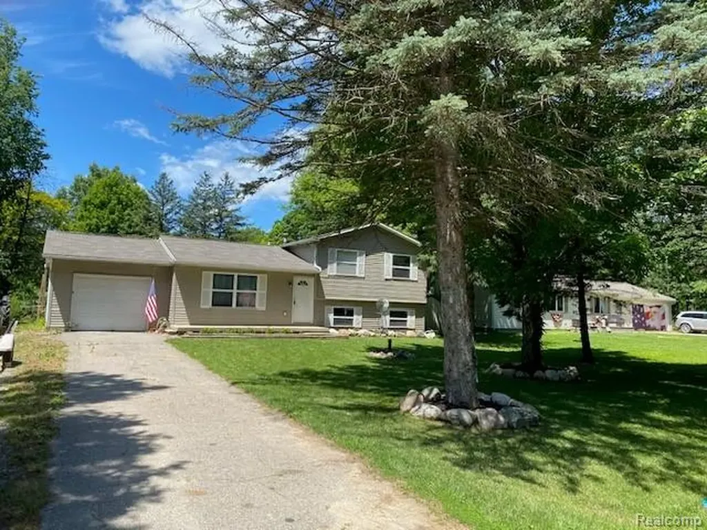 9523 Waite Drive Tyrone Township MI 48430