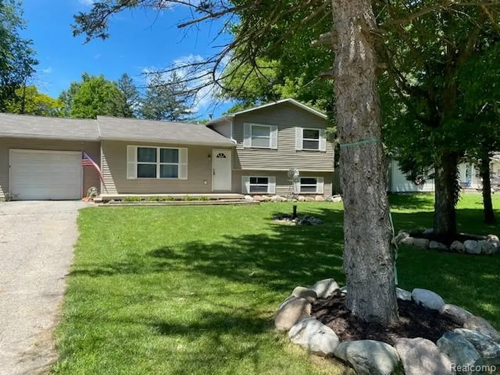 9523 Waite Drive Tyrone Township MI 48430