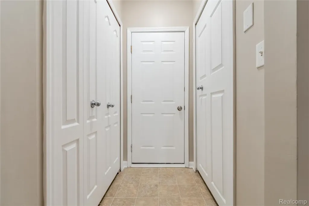 1030 Lorenzo Court Troy City MI 48085