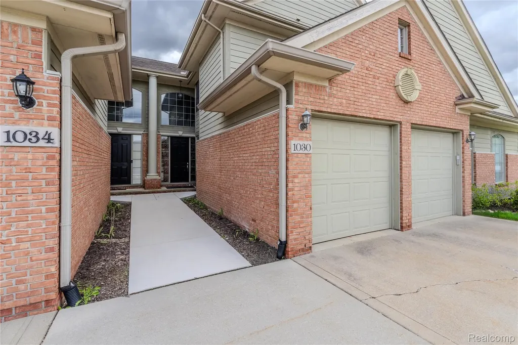 1030 Lorenzo Court Troy City MI 48085