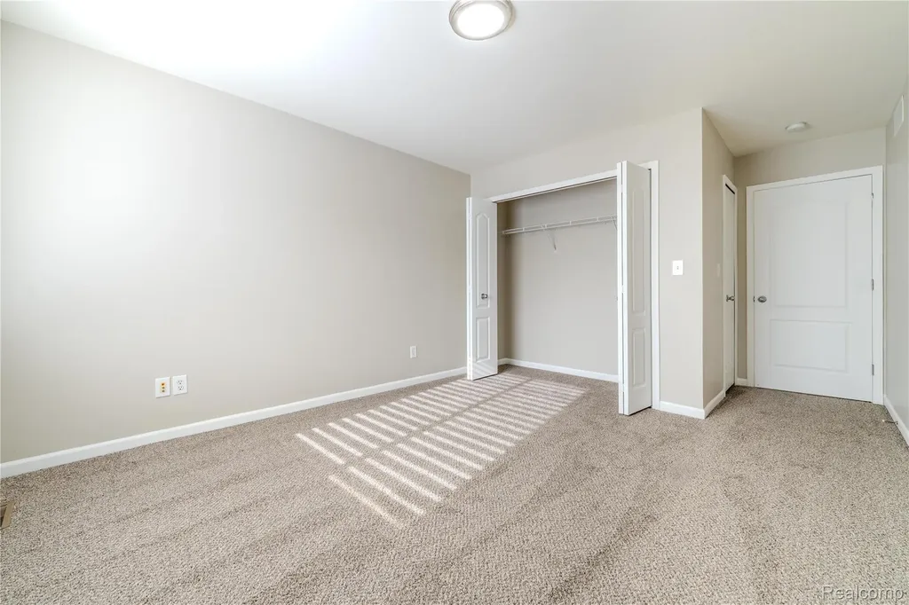 1030 Lorenzo Court Troy City MI 48085