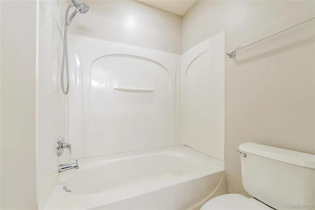 1030 Lorenzo Court Troy City MI 48085