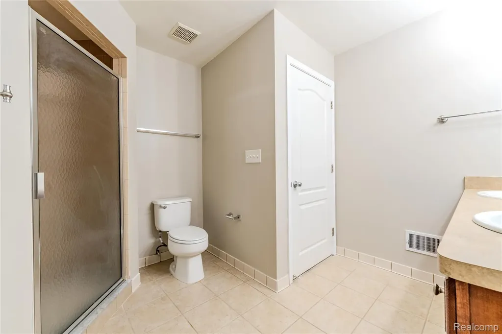 1030 Lorenzo Court Troy City MI 48085