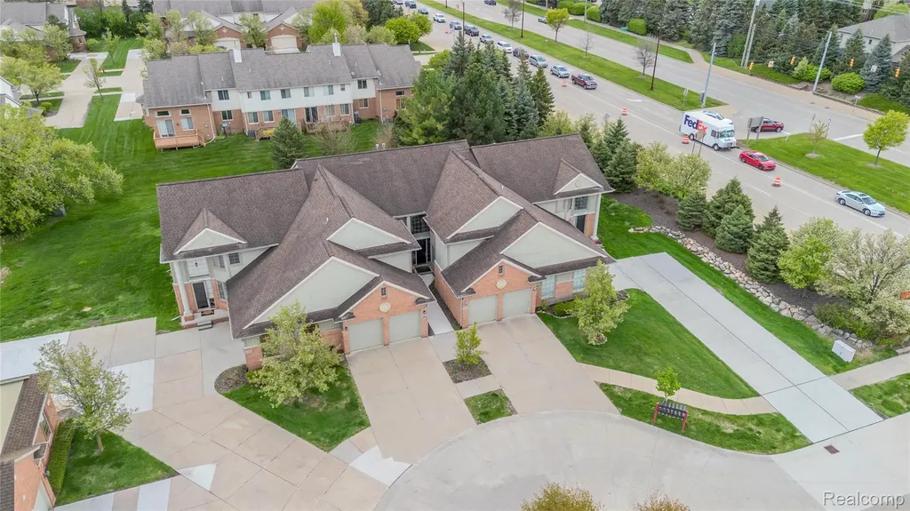 1030 Lorenzo Court Troy City MI 48085