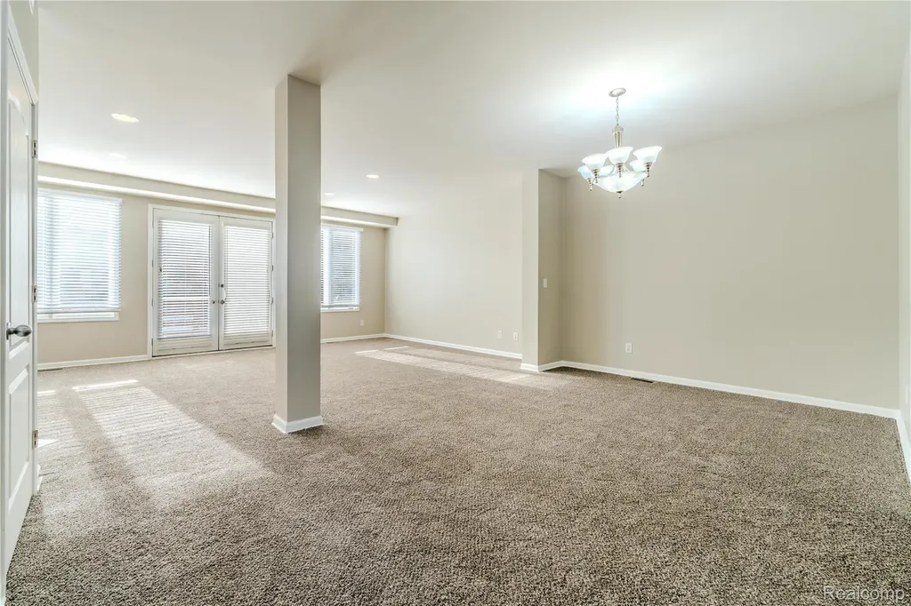 1030 Lorenzo Court Troy City MI 48085