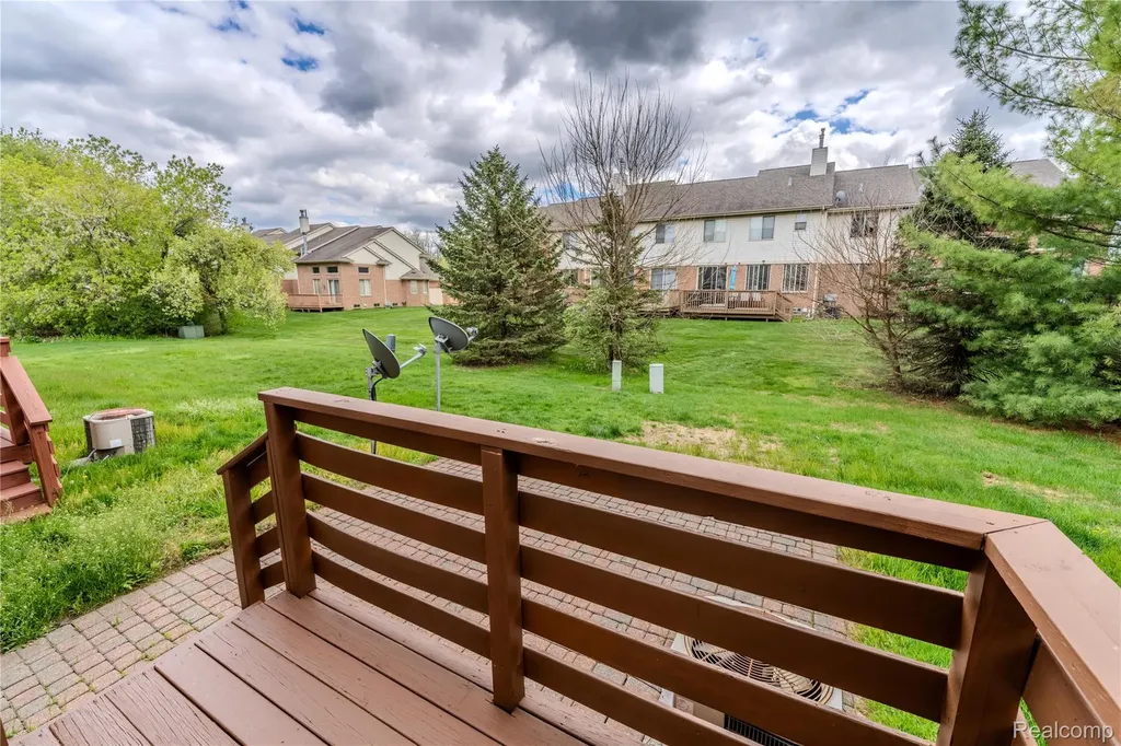 1030 Lorenzo Court Troy City MI 48085