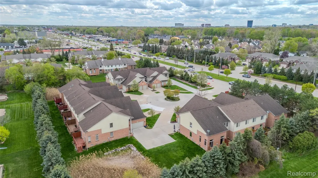 1030 Lorenzo Court Troy City MI 48085