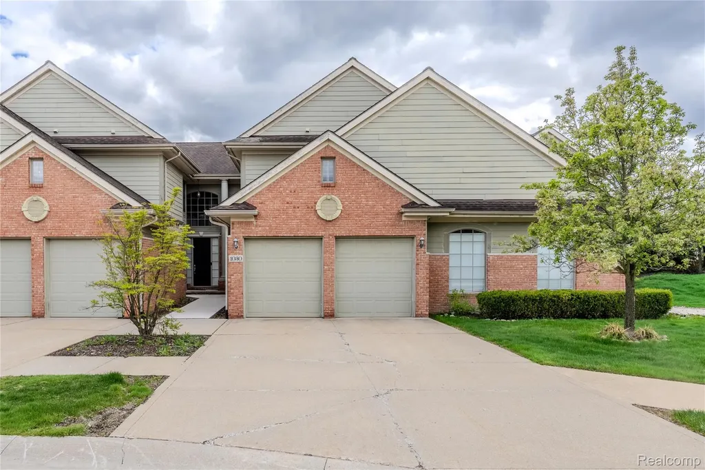 1030 Lorenzo Court Troy City MI 48085