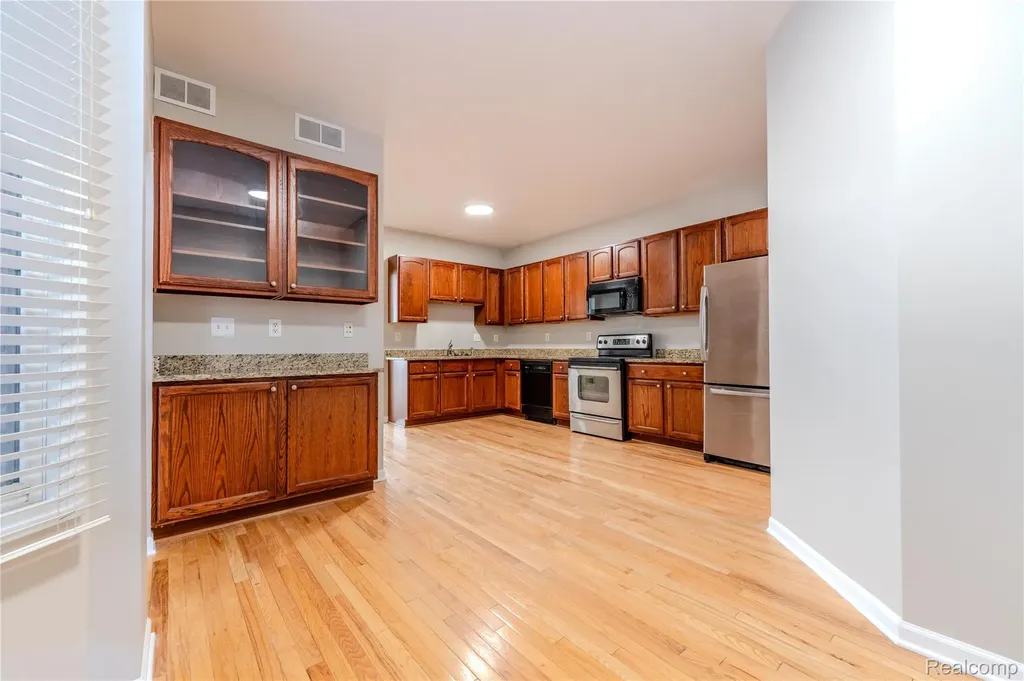 1030 Lorenzo Court Troy City MI 48085
