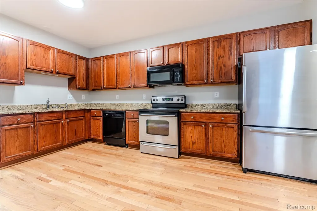 1030 Lorenzo Court Troy City MI 48085