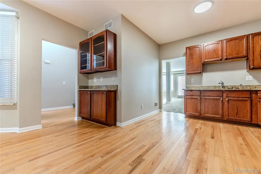 1030 Lorenzo Court Troy City MI 48085