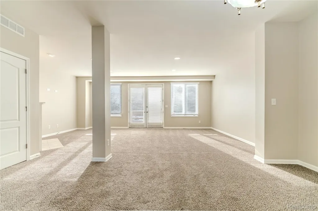 1030 Lorenzo Court Troy City MI 48085