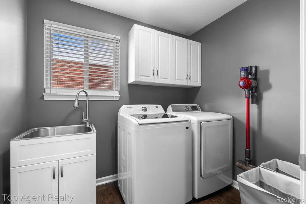 50800 Alden Drive Macomb Township MI 48044
