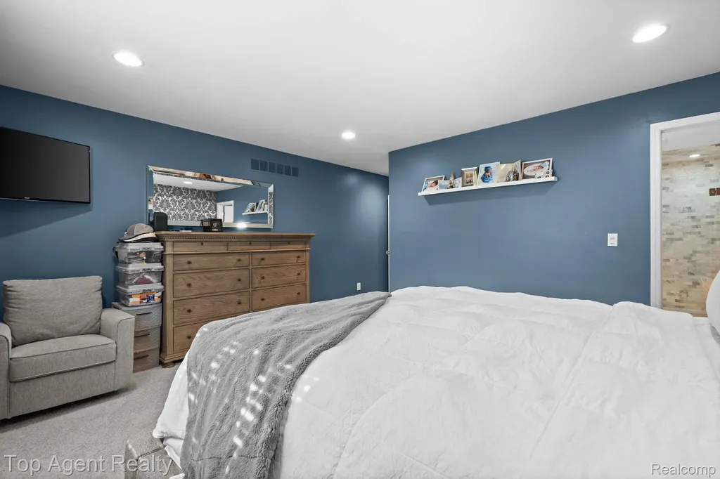 50800 Alden Drive Macomb Township MI 48044