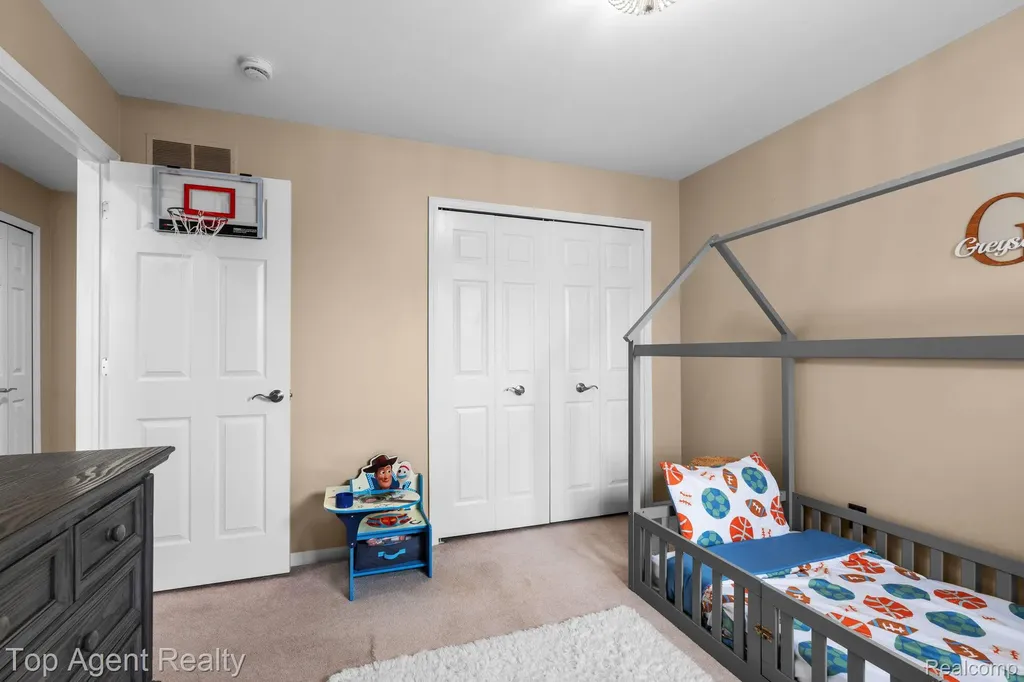 50800 Alden Drive Macomb Township MI 48044