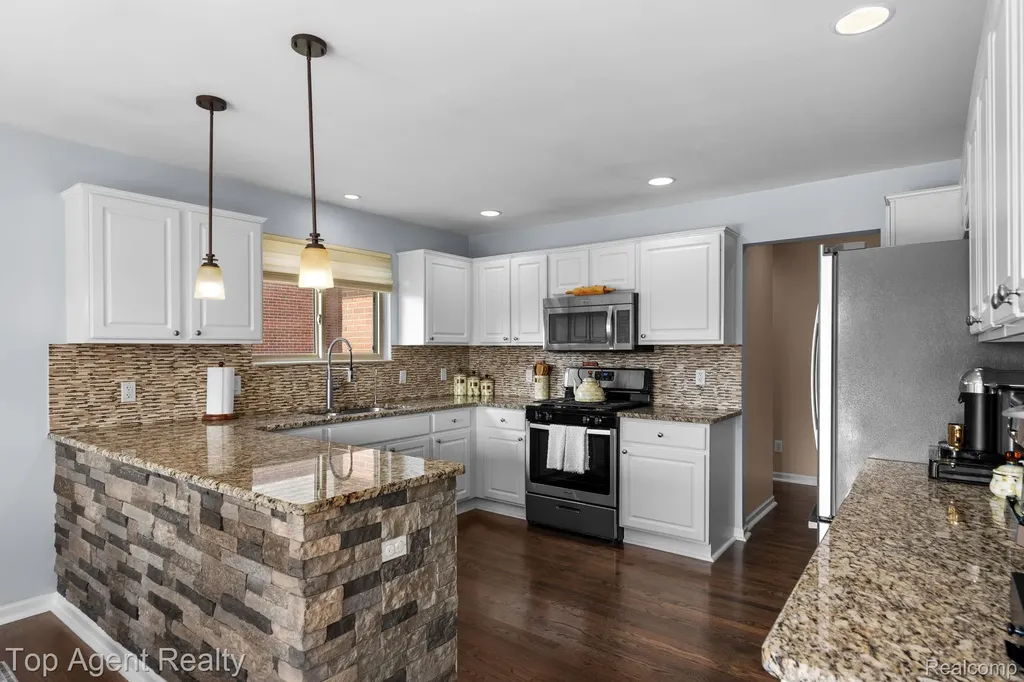 50800 Alden Drive Macomb Township MI 48044