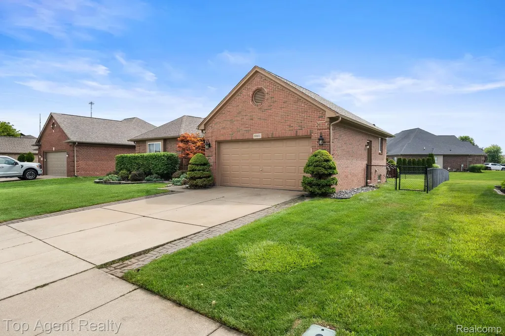 50800 Alden Drive Macomb Township MI 48044