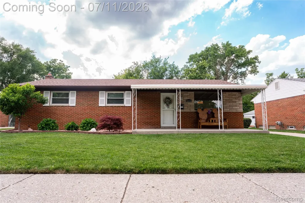 33755 Vista Way Fraser City MI 48026