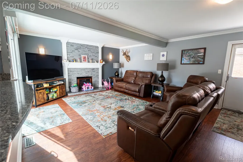 33755 Vista Way Fraser City MI 48026
