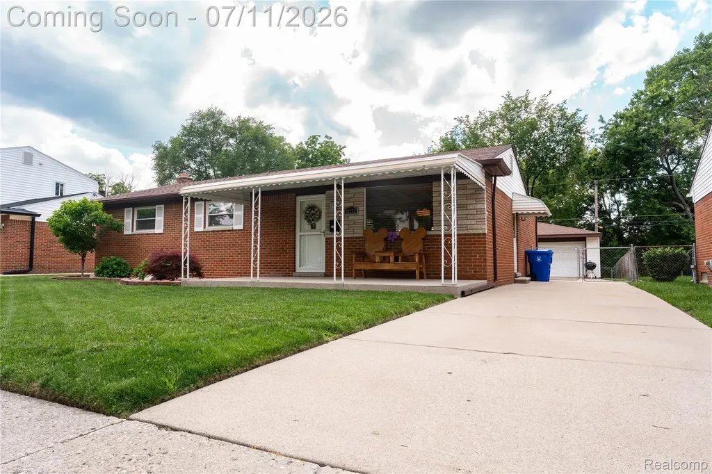 33755 Vista Way Fraser City MI 48026