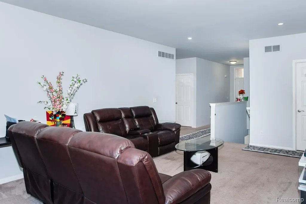 29509 Woodpark Circle Warren City MI 48092