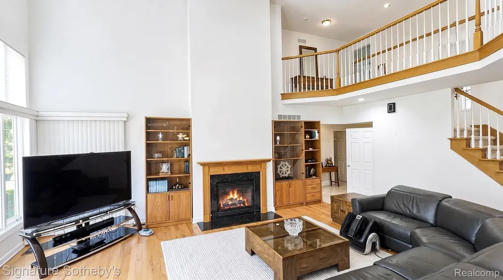 6925 Elm Park Drive Troy City MI 48098
