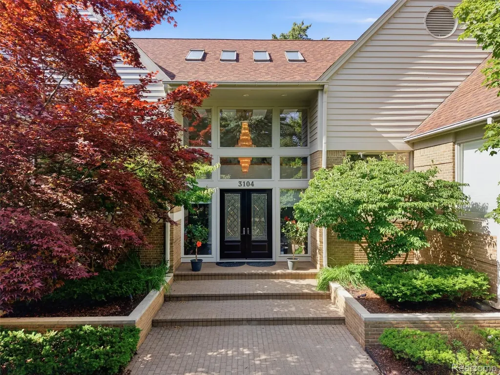 3104 Quarton Road Bloomfield Charter Township MI 48304