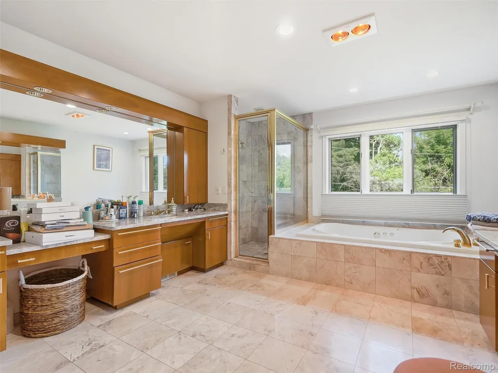 3104 Quarton Road Bloomfield Charter Township MI 48304