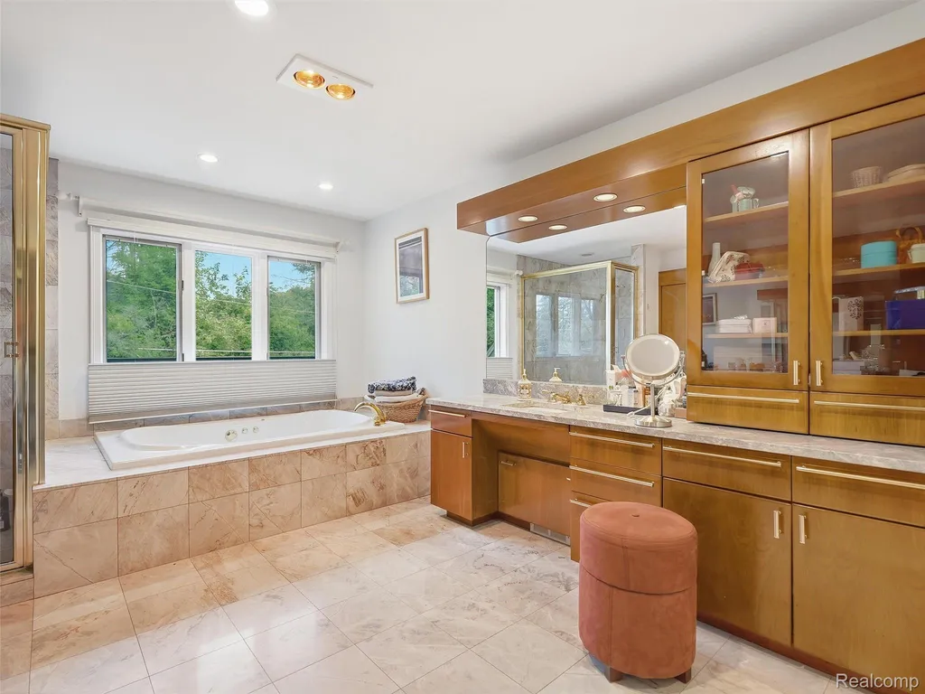 3104 Quarton Road Bloomfield Charter Township MI 48304