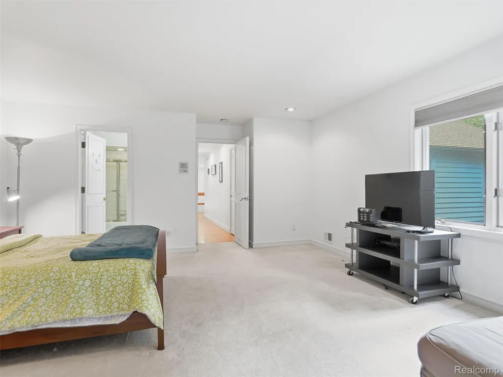 3104 Quarton Road Bloomfield Charter Township MI 48304
