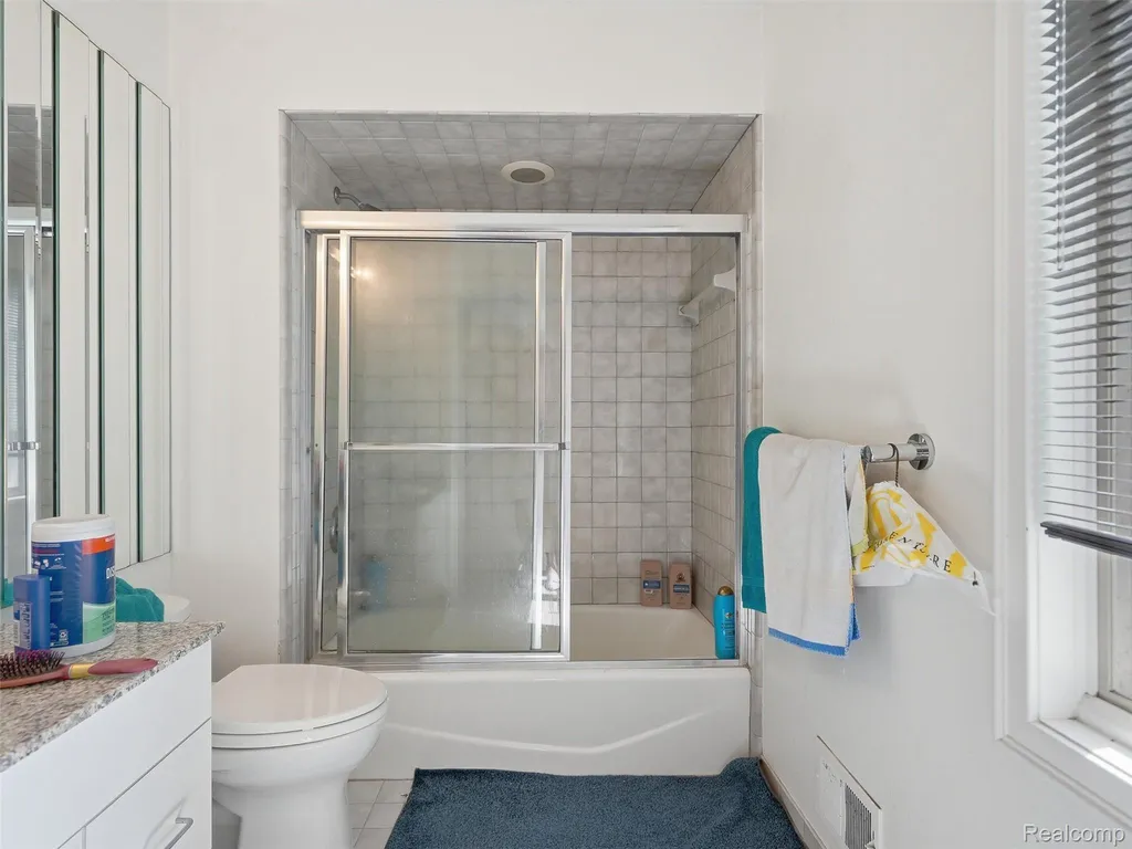 3104 Quarton Road Bloomfield Charter Township MI 48304