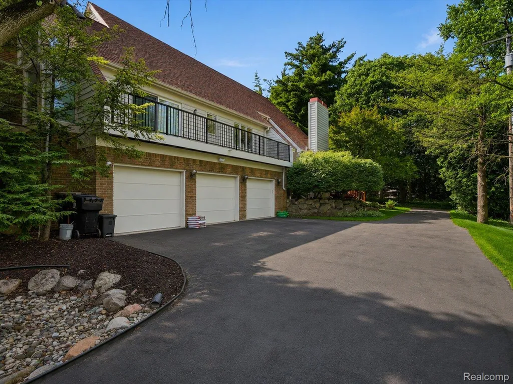 3104 Quarton Road Bloomfield Charter Township MI 48304