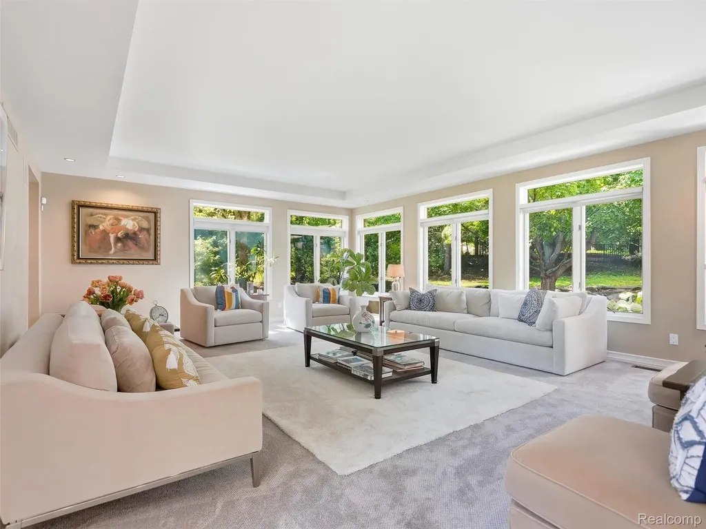 3104 Quarton Road Bloomfield Charter Township MI 48304
