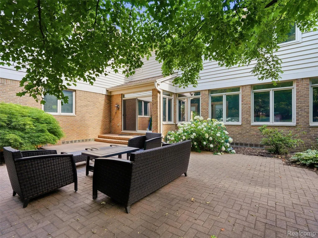 3104 Quarton Road Bloomfield Charter Township MI 48304