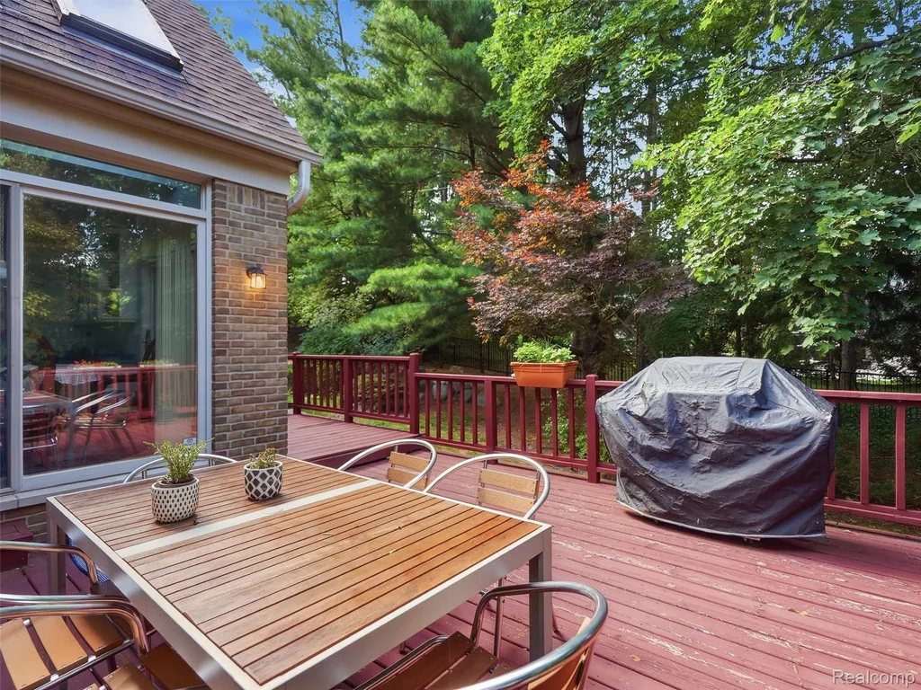 3104 Quarton Road Bloomfield Charter Township MI 48304