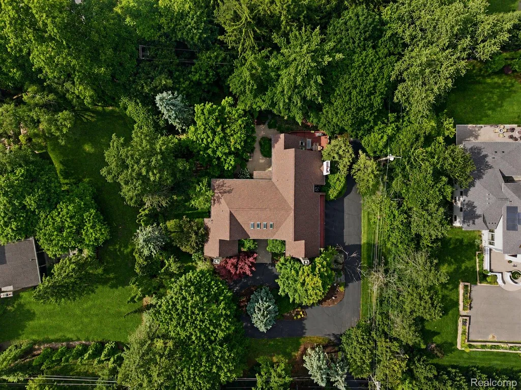 3104 Quarton Road Bloomfield Charter Township MI 48304