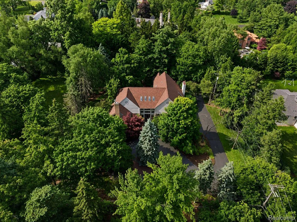 3104 Quarton Road Bloomfield Charter Township MI 48304