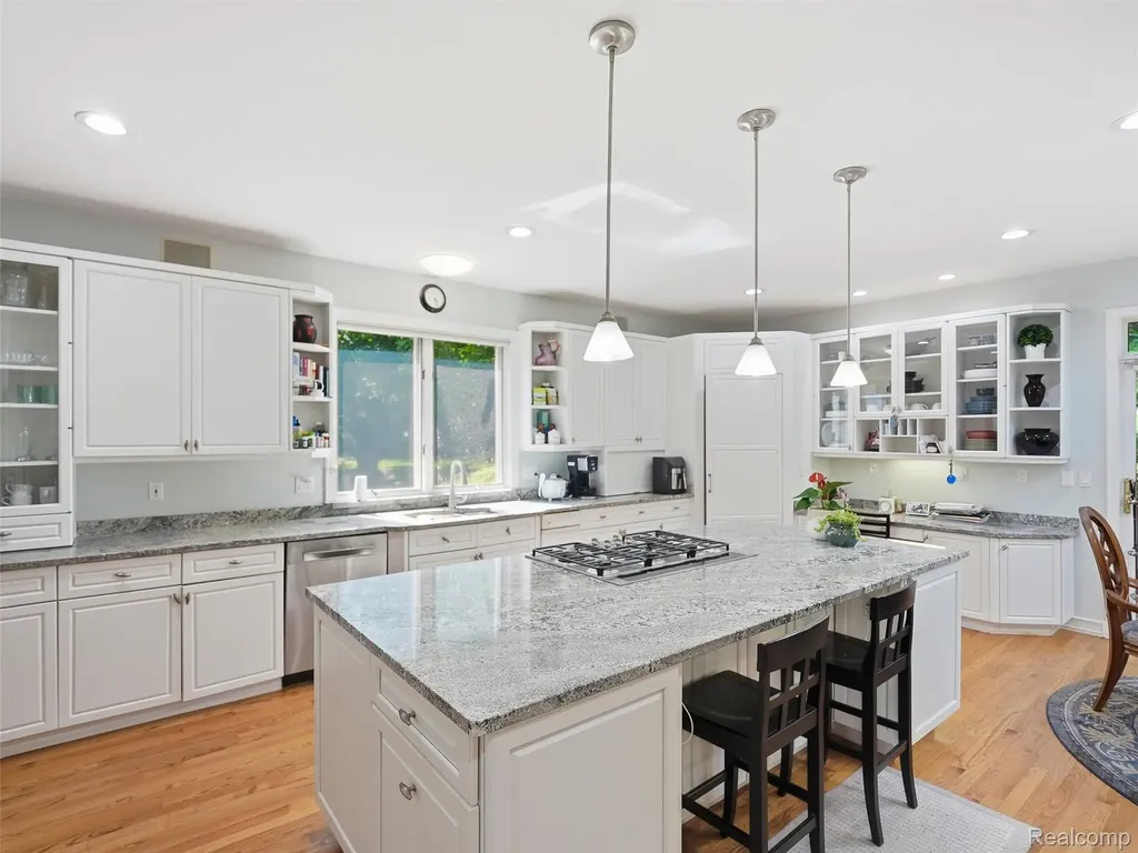 3104 Quarton Road Bloomfield Charter Township MI 48304