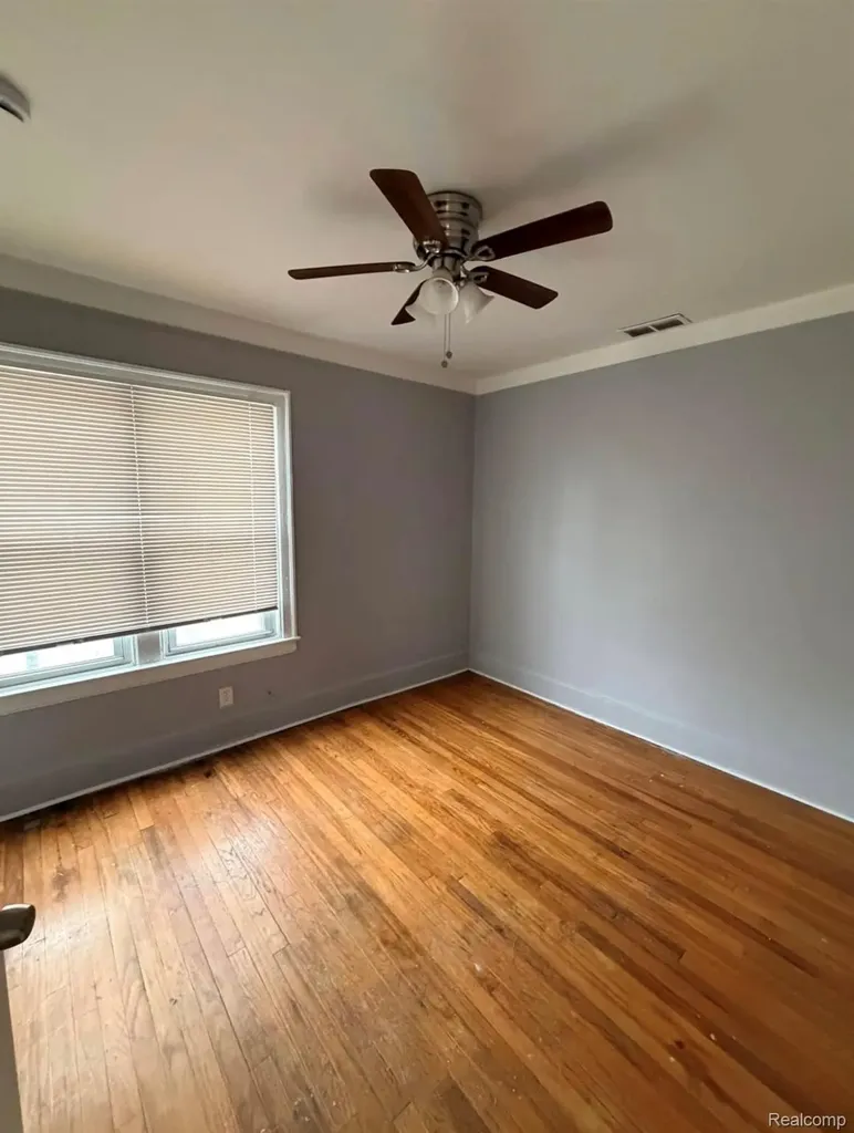 15794 Ohio Street Detroit City MI 48238