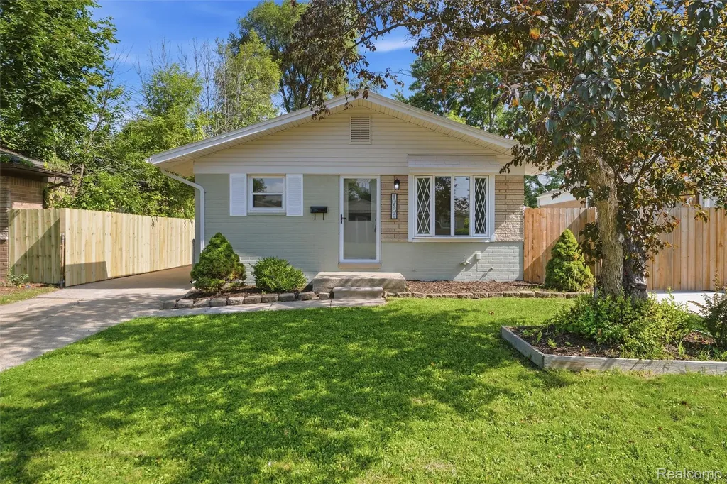 19597 Stafford Street Clinton Charter Township MI 48035