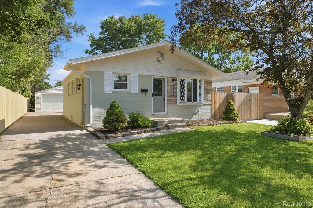 19597 Stafford Street Clinton Charter Township MI 48035
