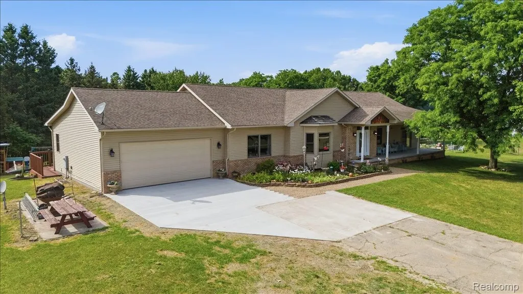 1350 Bald Eagle Lake Road Groveland Township MI 48462