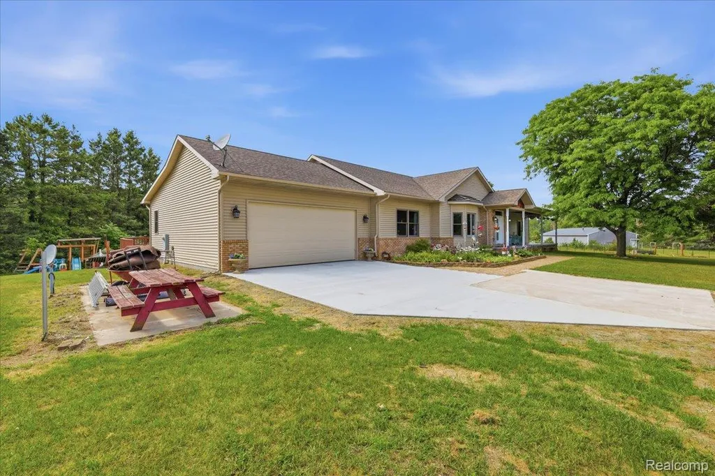 1350 Bald Eagle Lake Road Groveland Township MI 48462