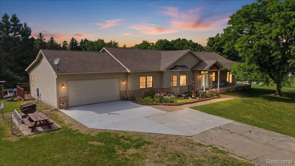 1350 Bald Eagle Lake Road Groveland Township MI 48462