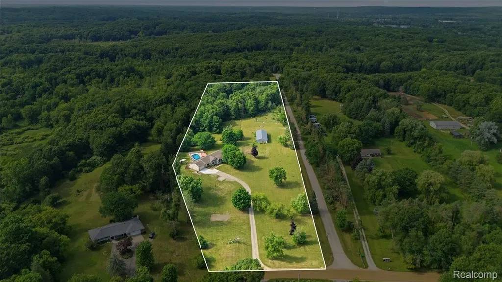 1350 Bald Eagle Lake Road Groveland Township MI 48462